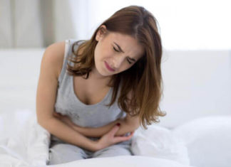 Болит живот при запоре