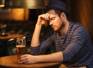 Алкоголь при запоре